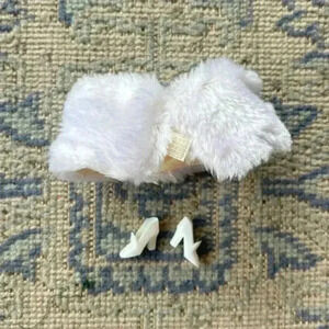 Vintage Barbie Furry White‎ Shawl and White Chunky Heels 1990s Accessories